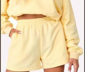 Kittenish by Jessie James Decker Yellow Sweatshorts Drawstring Waist Shorts M